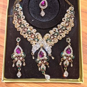 Indian jewelry purple gold necklace